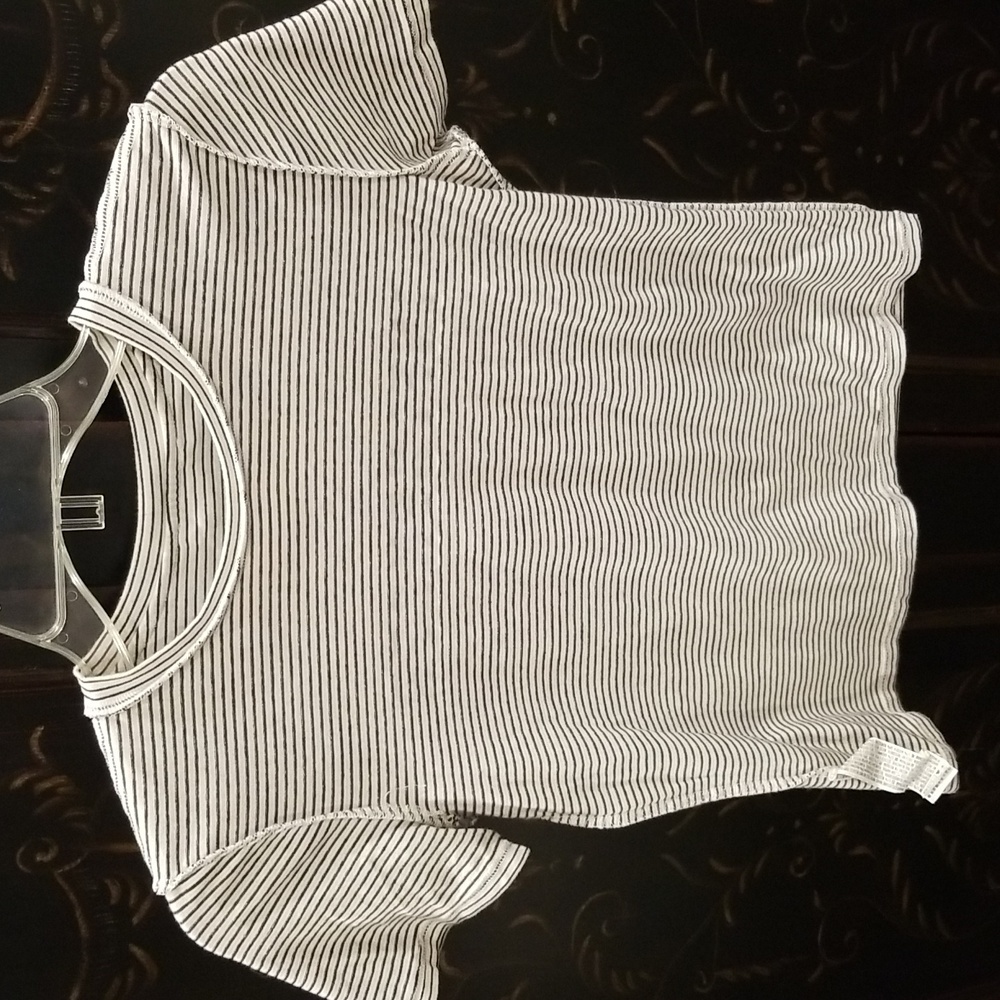 Forever 21 Black and White Striped Crewneck Graphic Tee Size S - Picture 4 of 16